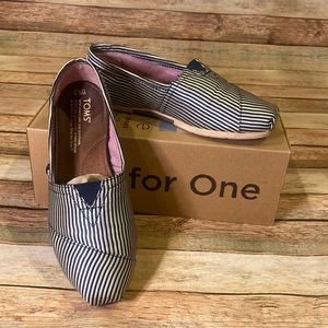 Toms Navy Eason